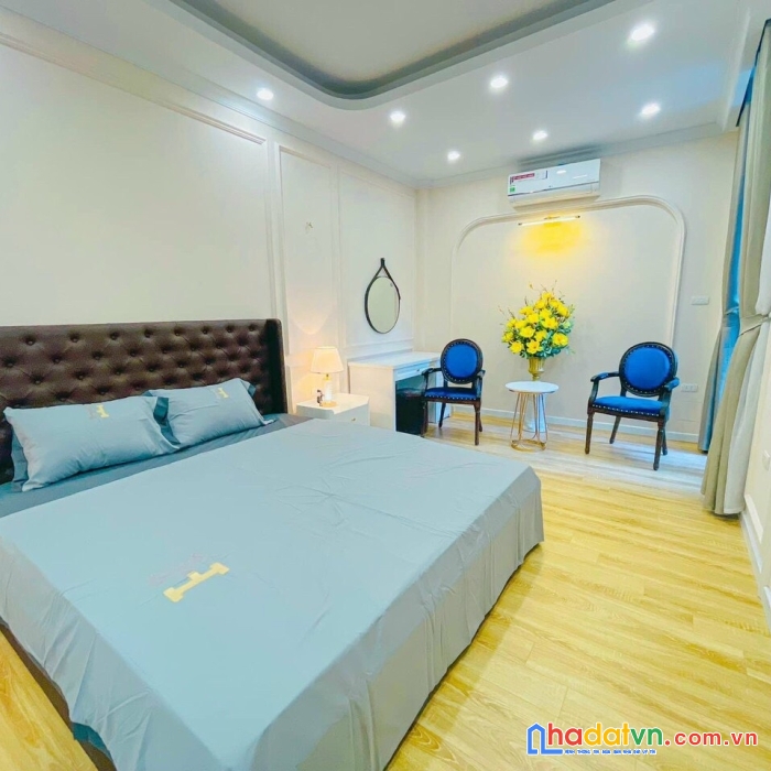 Bán nhà mặt phố tôn đức thắng, đống đa 80m, mt 5.2m. giá: 24.5 tỷ