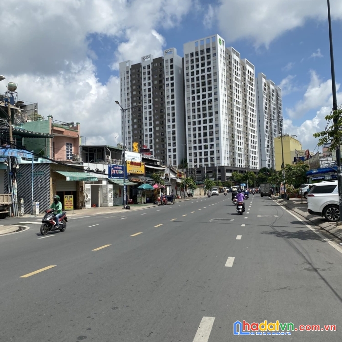 Bán căn hộ dịch vụ và một mặt bằng cho thuê , 6 tầng , đường tô hiệu, tân phú,chỉ 9 tỷ xx.