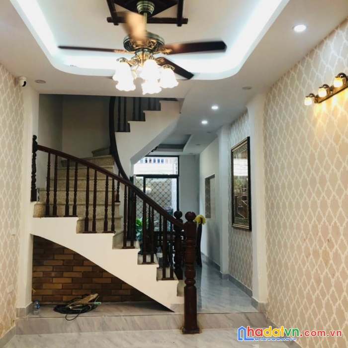 Bán nhà láng-đẹp full 7p-gần phố-sổ nở hậu