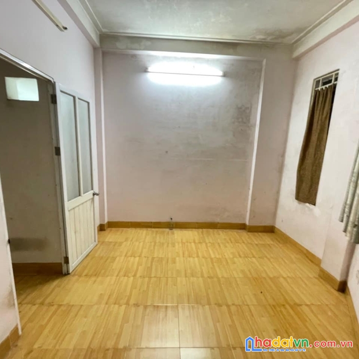 Hào nam lô góc-4 tầng 4 ngủ ba gác đỗ cửa 100m ra phố