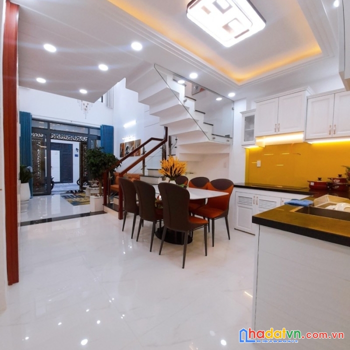 Bán nhà nguyễn văn khối gò vấp hẻm xe hơi 4 tầng mới đẹp ở ngay