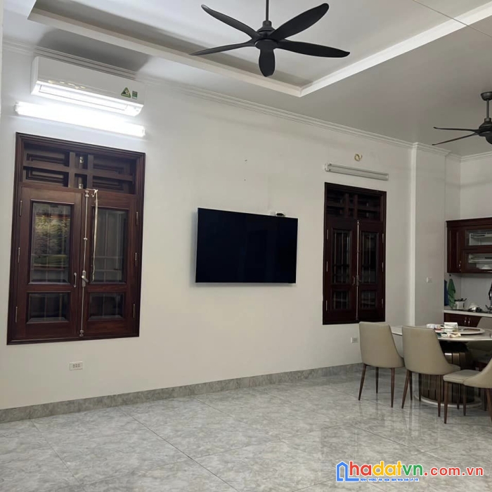 Cho thuê biệt thự  phố đội cấn ,110m2 x 4 tầng, giá 30tr