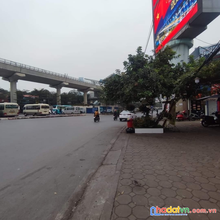 Bán nhà mặt phố cầu giấy 66m c4, mt: 3.7m