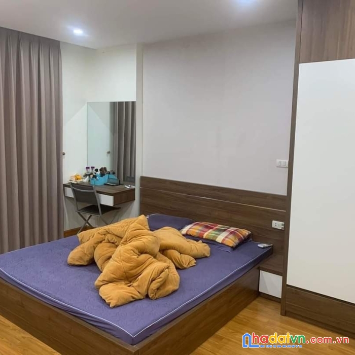 Chính chủ cần bán nhà phố hoa bằng quận cầu giấy 40 m2 x 5 t 8,5 tỷ ô tô kd đỉnh