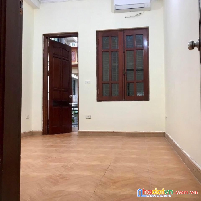 Cho thuê nhà 3 tầng tại xuân la, tây hồ, hà nội. cách mấy bước ra mặt đường xuân la, ngõ thông ô