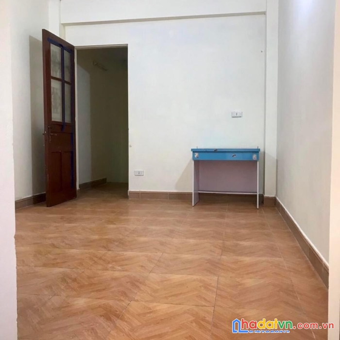 Cho thuê nhà 3 tầng tại xuân la, tây hồ, hà nội. cách mấy bước ra mặt đường xuân la, ngõ thông ô