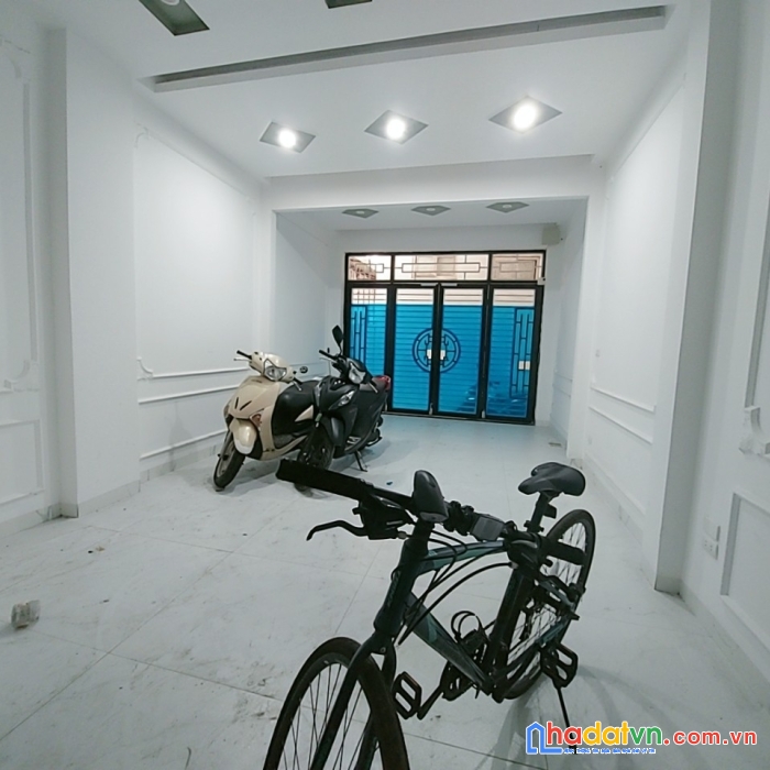 Bán ccmn 10 phòng 35tr/th  phố chính kinh 52m 6 tầng mt 4m chỉ 7,2 tỷ.