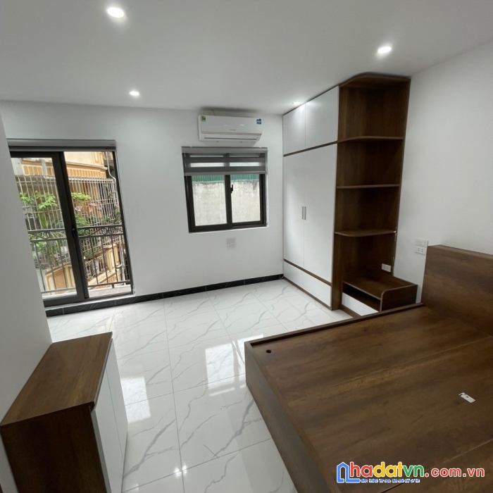 Bán ccmn 10 phòng 35tr/th đường cầu giấy 50m 6 tầng mt 5m chỉ 7,9 tỷ.