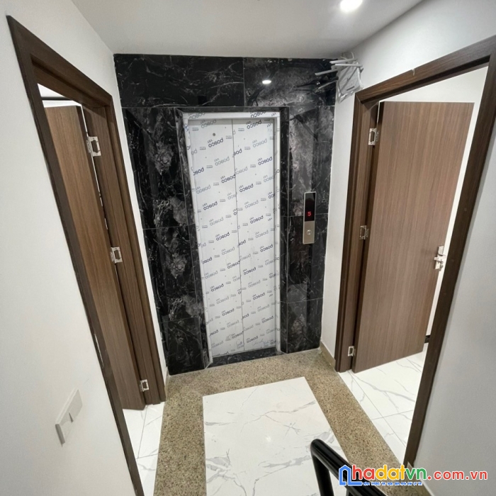 Bán ccmn 10 phòng 35tr/th đường cầu giấy 50m 6 tầng mt 5m chỉ 7,9 tỷ.