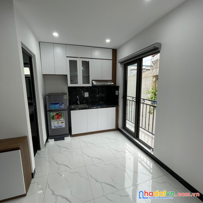 Bán ccmn 10 phòng 35tr/th đường cầu giấy 50m 6 tầng mt 5m chỉ 7,9 tỷ.