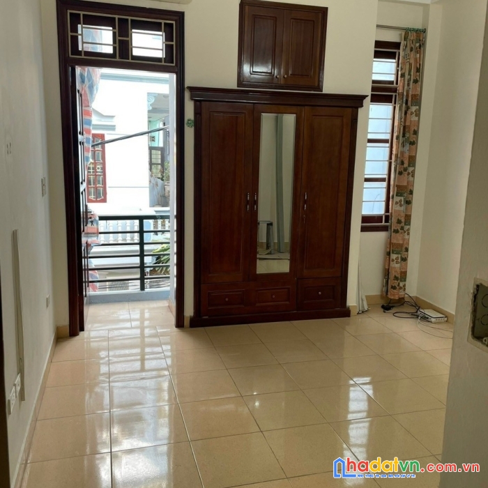 Bán nhà cầu giấy, 52m, 4t, 7p, 5 tỷ 75, ngõ nông, 2 thoáng