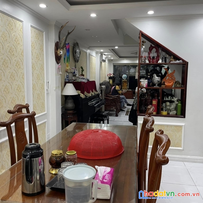Chị gái nhờ bán nhà gia thụy, ô tô tránh, an sinh đỉnh, giá nhỉnh 6 tỷ
