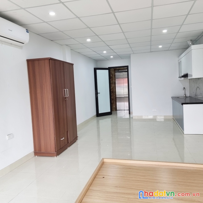 Chính chủ nhà 7 tầng cần cho thuê căn hộ tầng 4 có thang máy mới xây, view hồ