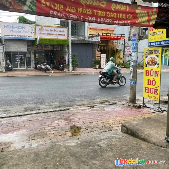 Sang quán bún bò huế, đồ đạc đầy đủ chỉ cần dọn vào là bán liền ạ, tặng công thức miễn phí