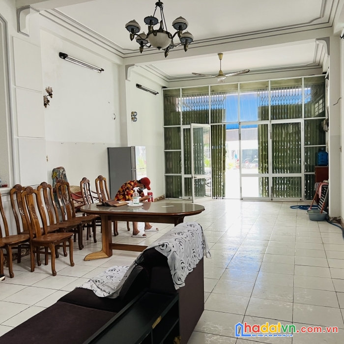 Bán nhà 3t góc 2mt trần phú- nha trang 88.5m2 chỉ 10.5 tỷ