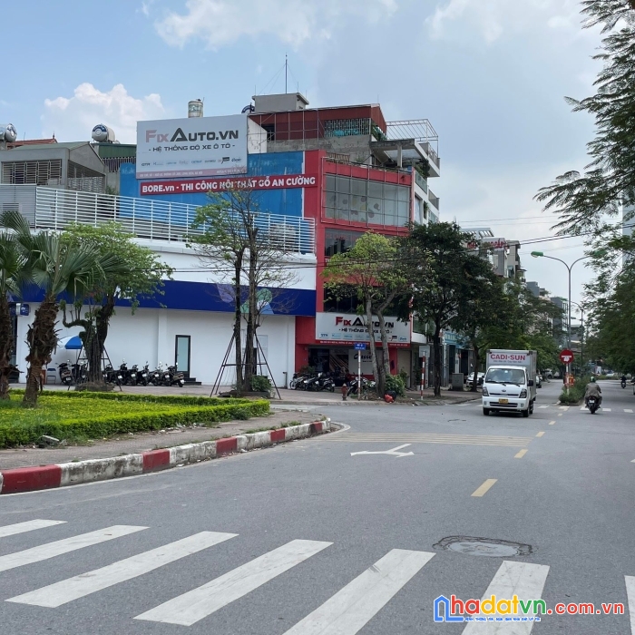 Quá sốc, bán nhà mặt phố cổ linh, đoạn sầm uất nhất phố 130m, mt6.8m, chỉ 140tr/1m2