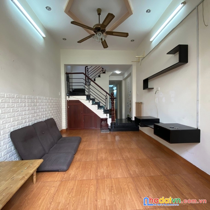 Giá chào mới 4.8 tỷ - ô tô đỗ cửa - 42m2 - 3 tầng - đường số 21.