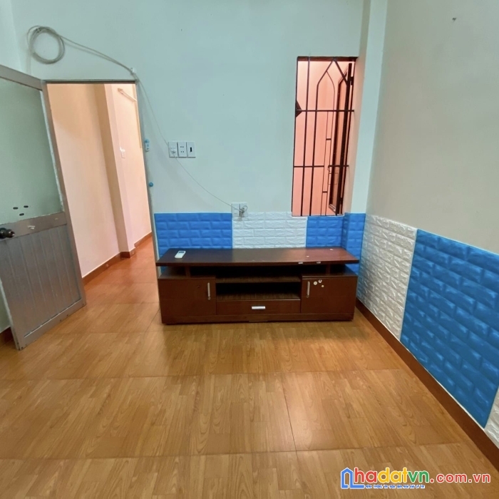Giá chào mới 4.8 tỷ - ô tô đỗ cửa - 42m2 - 3 tầng - đường số 21.