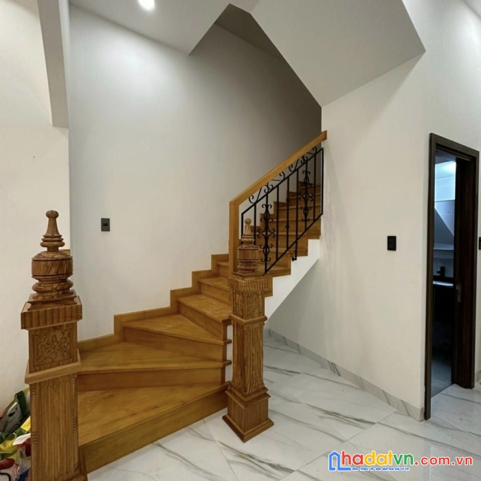 ( gấp gấp ) bán gấp căn nhà đẹp vừa hoàn thiện ngay trung tâm thành phố đà lạt