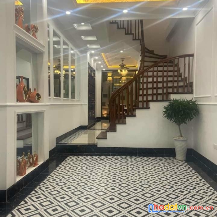 Bán nhà đẹp 4 tầng ngõ rộng 3.5m ba gác sh quay đầu thỏa mái cách ôtô 30m gần phố trung tâm quận