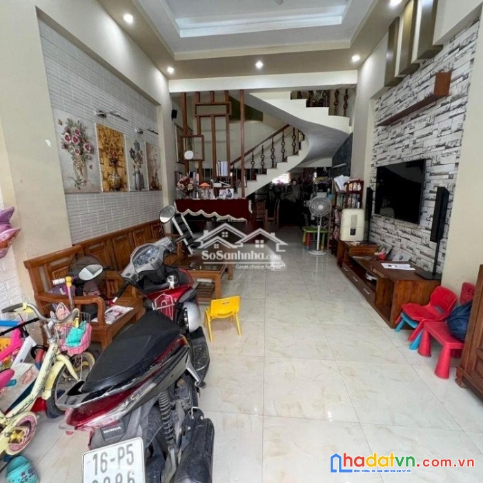 Chính chủ cần bán nhà tại đường đông khê gần ngã ba bà sáo