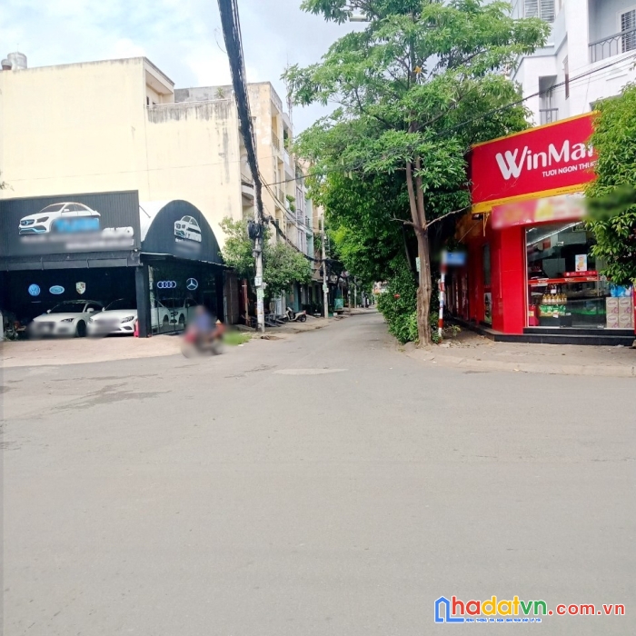 Cho thuê mặt bằng đường nội bộ  cao lỗ p4q8 - giá : 13 triệu / tháng