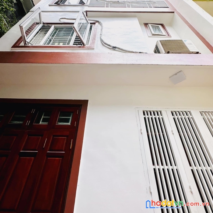 Bán nhà , trương công giai, phố víp nhất cầu giấy, nhà mới ở ngay, 48m x 5 tầng, mt 5.3m, chỉ 5.75