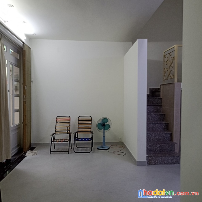 Bán gấp nhà mới, hẻm 1/ lãnh bình thăng, p.8, quận 11