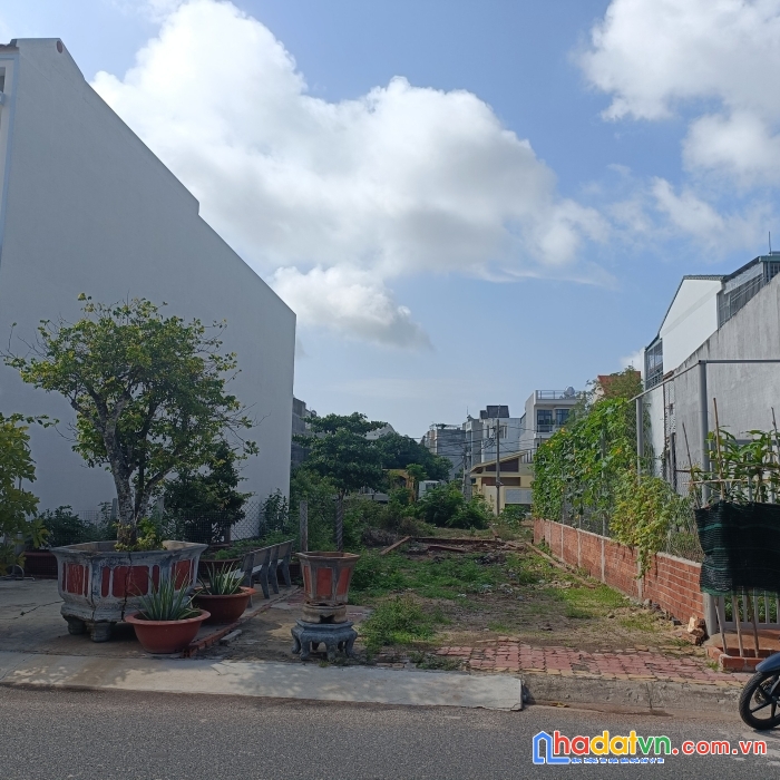 Hót bán rẻ lô đất đường 30/4 dt: thổ cư cần bán gấp