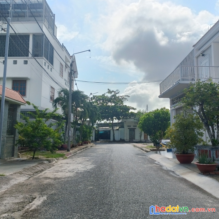Hót bán rẻ lô đất đường 30/4 dt: thổ cư cần bán gấp