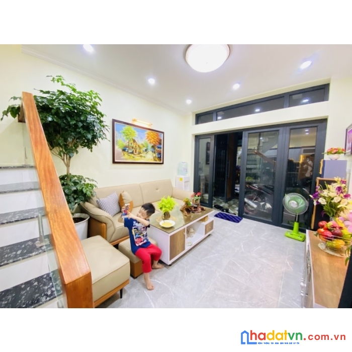 Bán nhà yên lãng 25m2 x 5 tầng, lô góc, nở hậu,ngõ ô tô phi, nhỉnh 4 tỷ, lh 0966037496