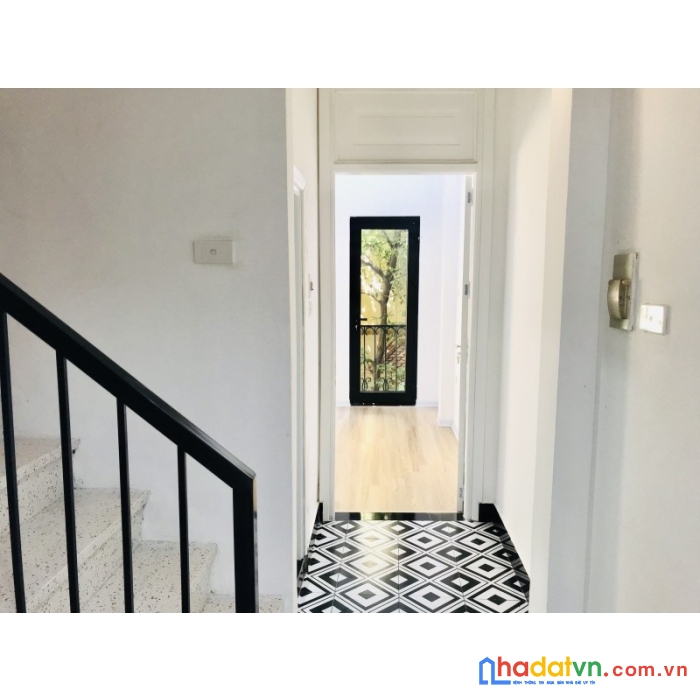 Bán nhà xã đàn 30m2 x 5 tầng, ngõ thông, 2 thoáng, nhỉnh 4 tỷ, lh 0966037496