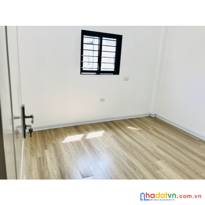 Bán nhà phạm ngọc thạch ở luôn 32m2 x 4 tầng, ngõ to, thông tứ tung, 2 thoáng, nhỉnh 5 tỷ, lh