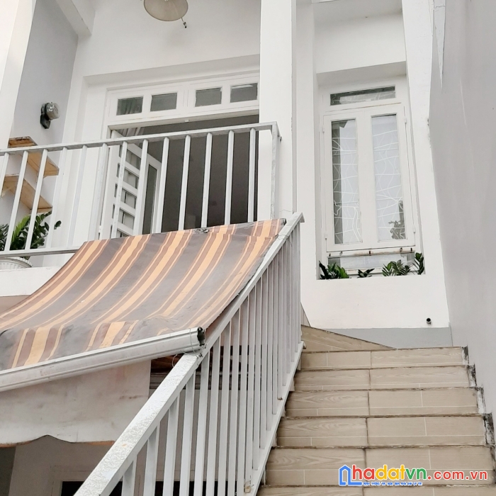 Cho thuê nnc full nội thất hẻm 801 phạm thế hiển p4q8. giá 8tr/ tháng