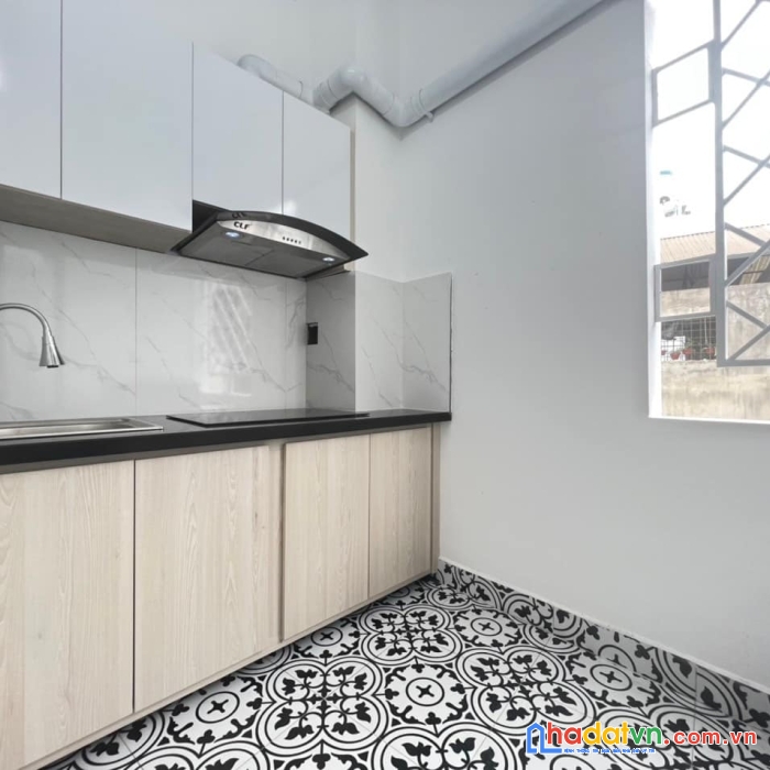 Bán nhà vương thừa vũ 123m x 7ầng, mt: 5m, sổ đỏ nở hậu