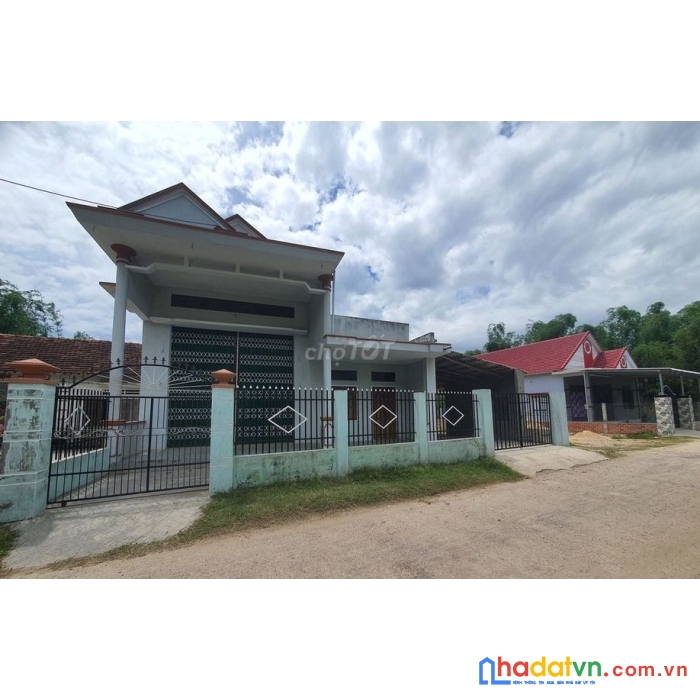 Cần bán gấp căn nhà nằm trên trục đường liên xã huyện phù cát - tỉnh bình định.