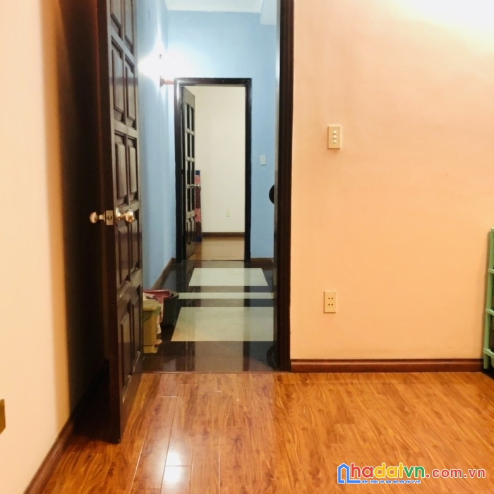 Lạc long quân 71m 4t giá chỉ 9 tỷ 9