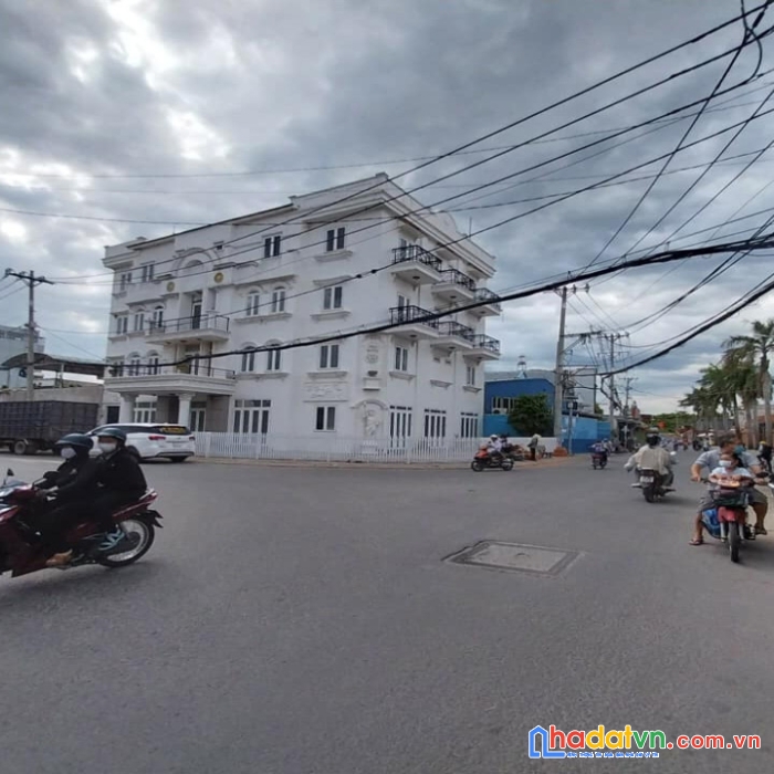 bán nhà m.tiền 8m đường an phú đông 9 p.an phú đông q.12 chỉ 15 tỷ