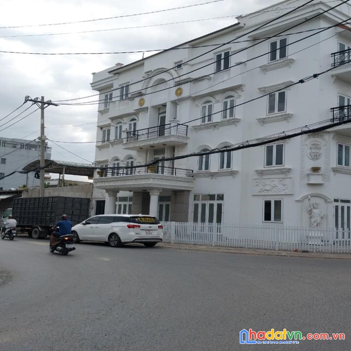 bán nhà m.tiền 8m đường an phú đông 9 p.an phú đông q.12 chỉ 15 tỷ