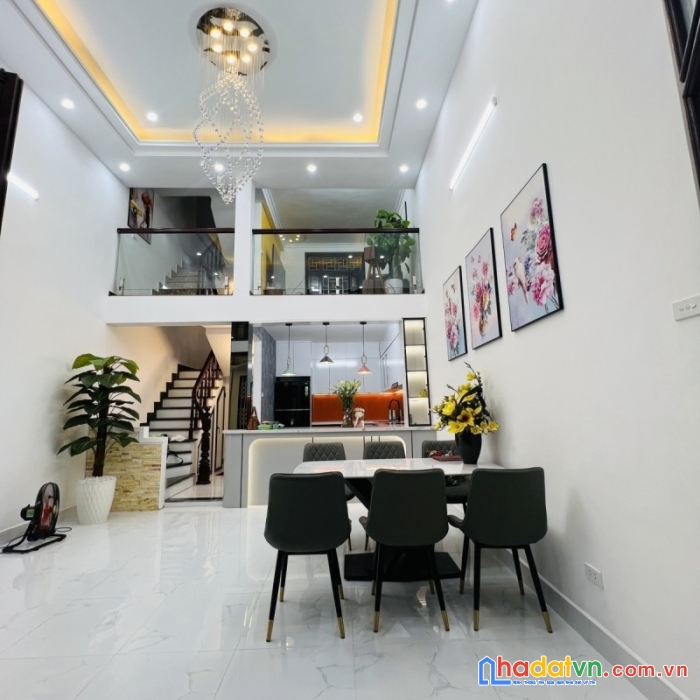 Nhà đẹp chủ tặng toàn bộ nội thất xịn xò - nhà 3 mặt thoáng 6 phòng ngủ rộng - 50m ra mặt phố tôn