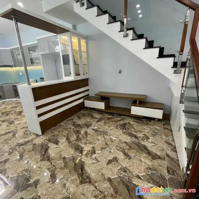 Tân phú, tô hiệu, khu phân lô vip , 4 tầng mới ở ngay, hẻm xe tải thông.