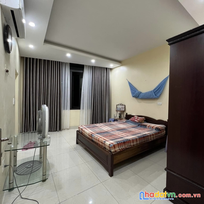 C ần bán nhà mặt phố vỉa hè kd khủng 60m đường trương định , hoàng mai chỉ 11 tỷ