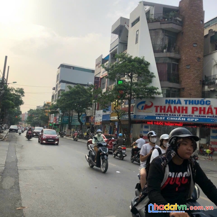 Bán nhà mp ngô thì nhậm , đối diện cc, kd sầm uất, dòng tiền cho thuê. giá 21 tỷ.