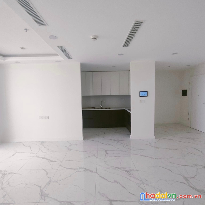 Cho thuê căn hộ 4pn 132m2 ở sunshine sky city q7