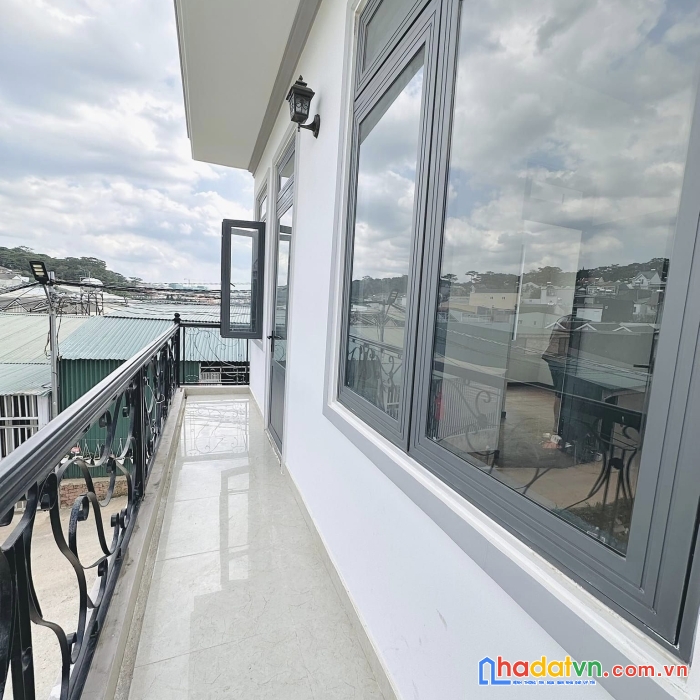 Bán gấp nhà đẹp đường mê linh, p9, đà lạt hẻm ô tô giá chỉ 4.3 tỷ