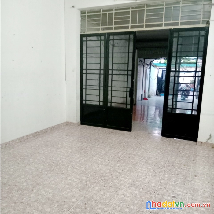 Nhà thuê hẻm cư xá bùi minh trực 110 m2 p5 q8 giá 10tr