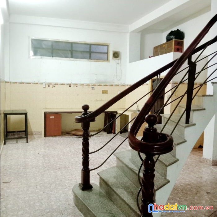 Nhà thuê hẻm cư xá bùi minh trực 110 m2 p5 q8 giá 10tr