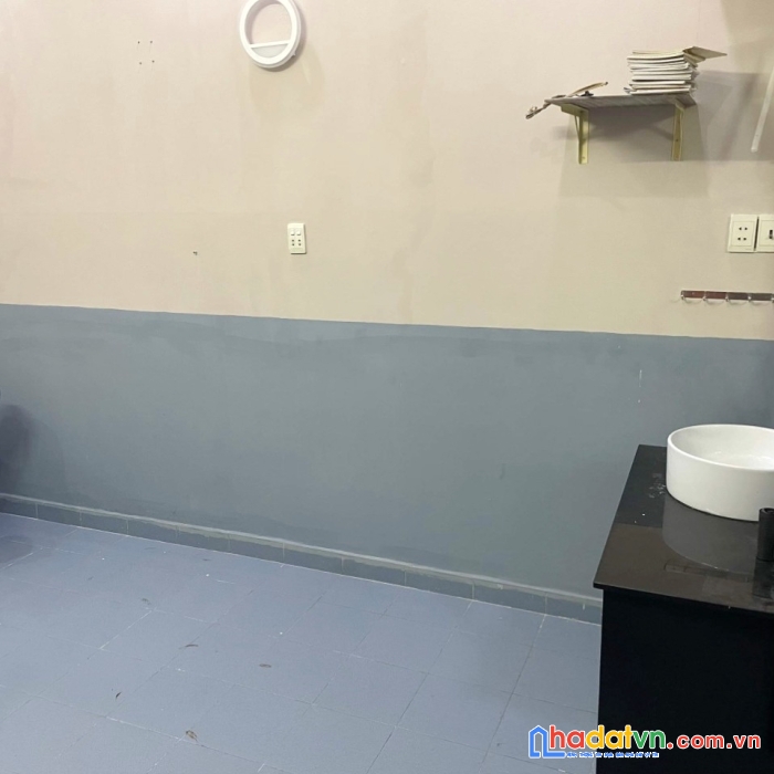 Nhà thuê 2 tầng hẻm xe tải 61 phạm hùng, bình hưng - giá 12 triệu
