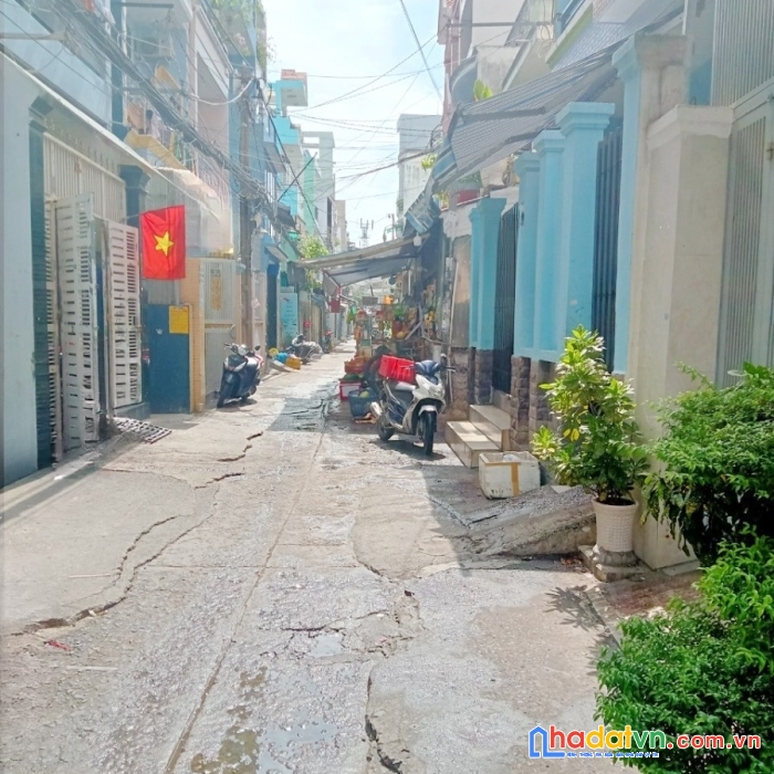 Nhà bán 2 tầng hẻm thẳng 4m dương bá trạc p1q8 - giá : 4 tỷ (tl)