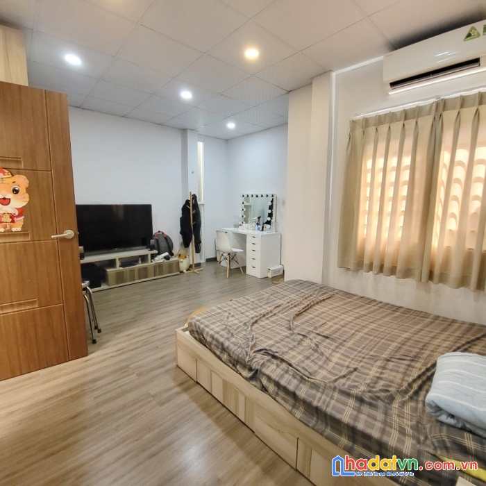 Nhà thuê 2 tầng full nội thất hẻm thông 232 hưng phú p8q8